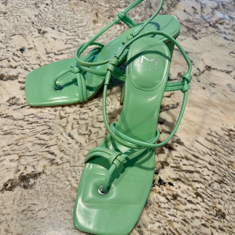 Marc Fisher Light Green Strappy Block Heels Leather 8 - Picture 2 of 4